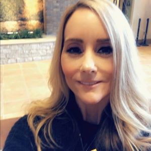 Meet your Posher, Deena